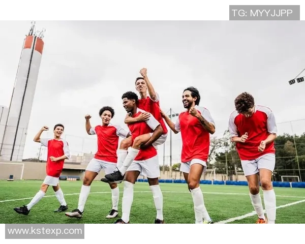 以有爱精神传递正能量的足球明星们及其感人故事